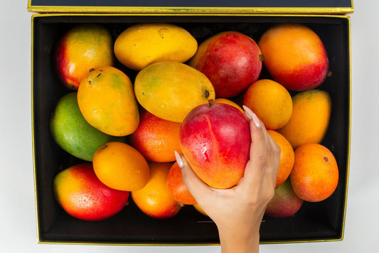 Mixed variety mango selection box with hand-picked fresh mangoes by Multango